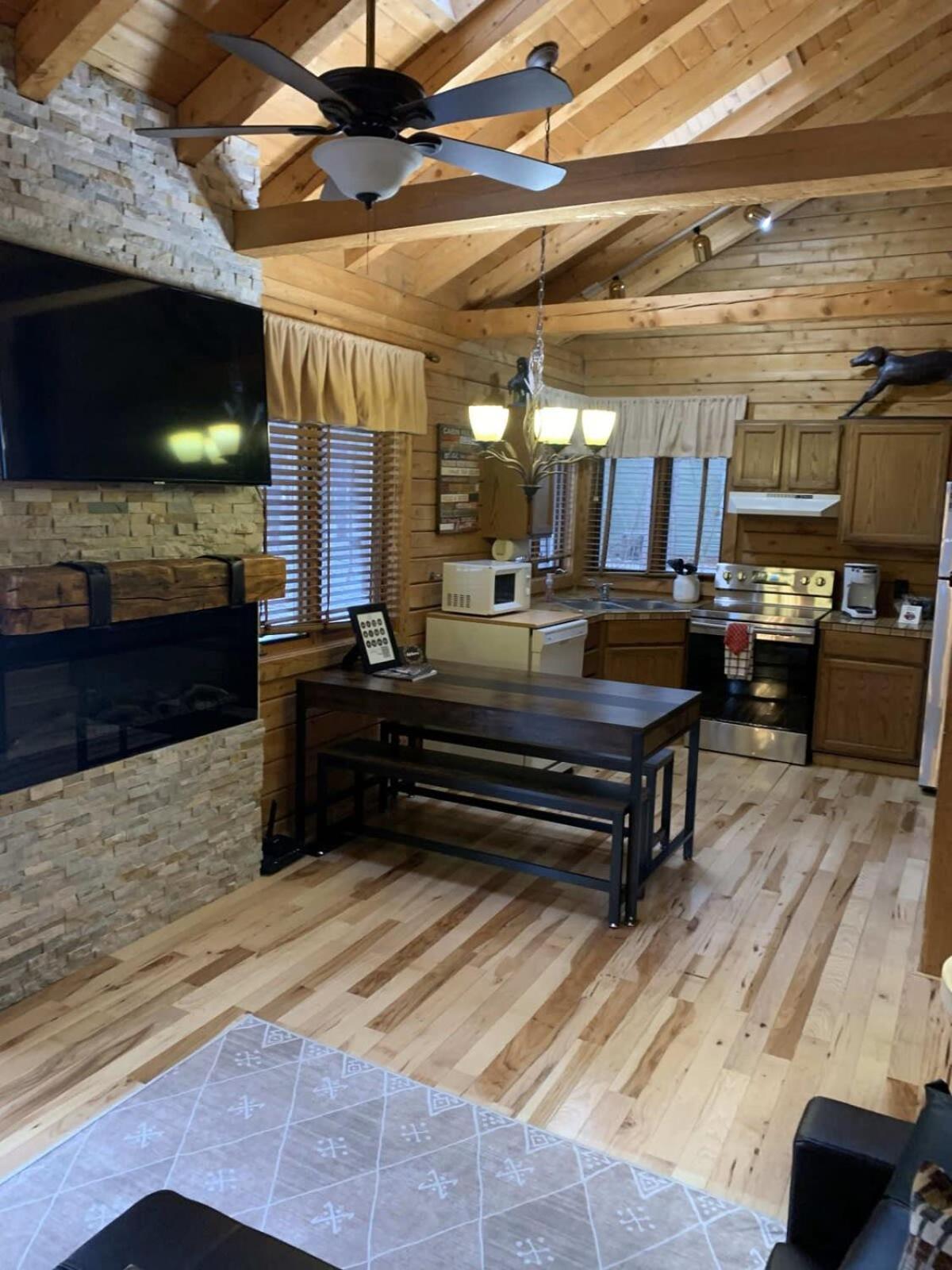 Crystal Mountain Cabin-Shuttle Pass Included! Thompsonville المظهر الخارجي الصورة