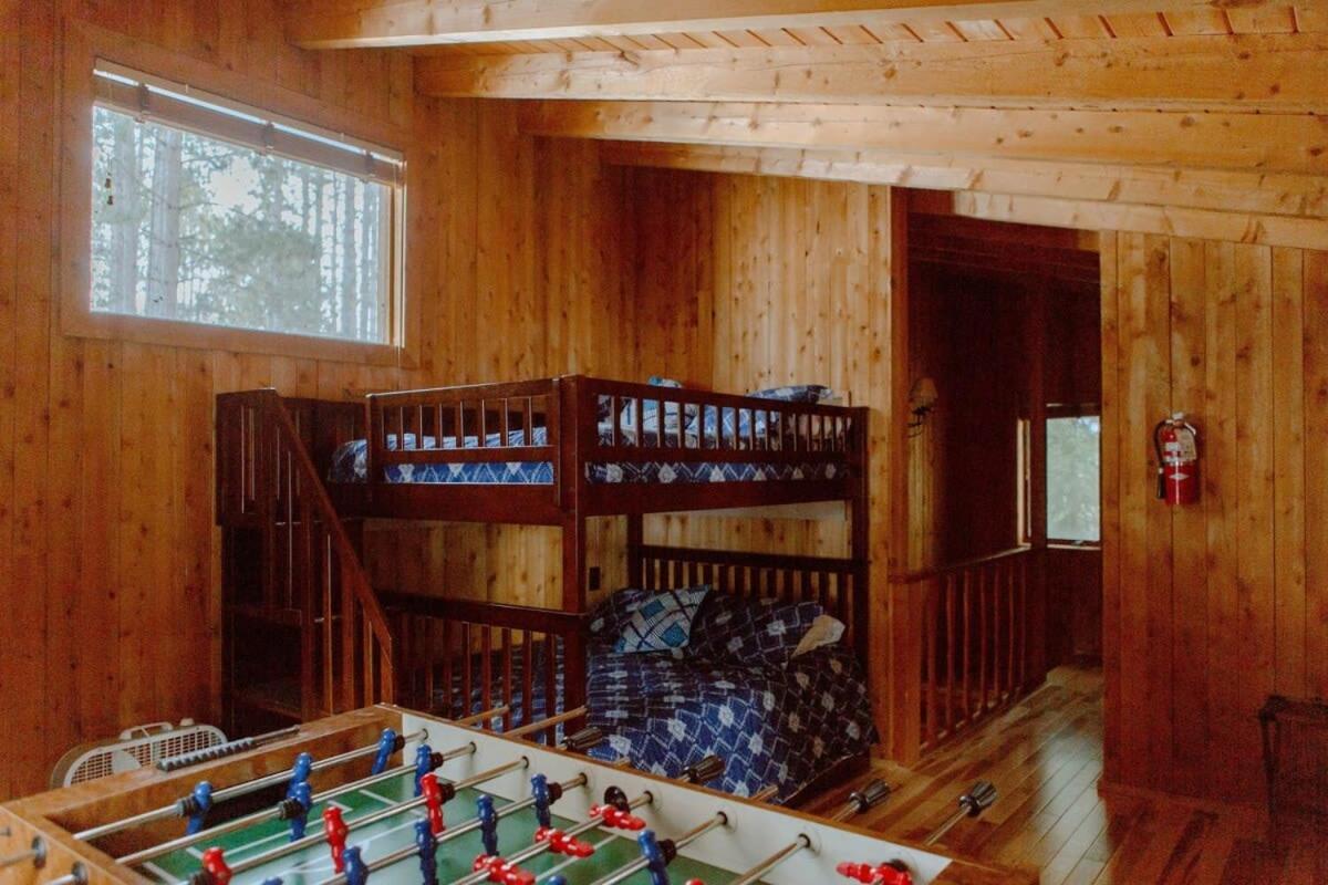 Crystal Mountain Cabin-Shuttle Pass Included! Thompsonville المظهر الخارجي الصورة